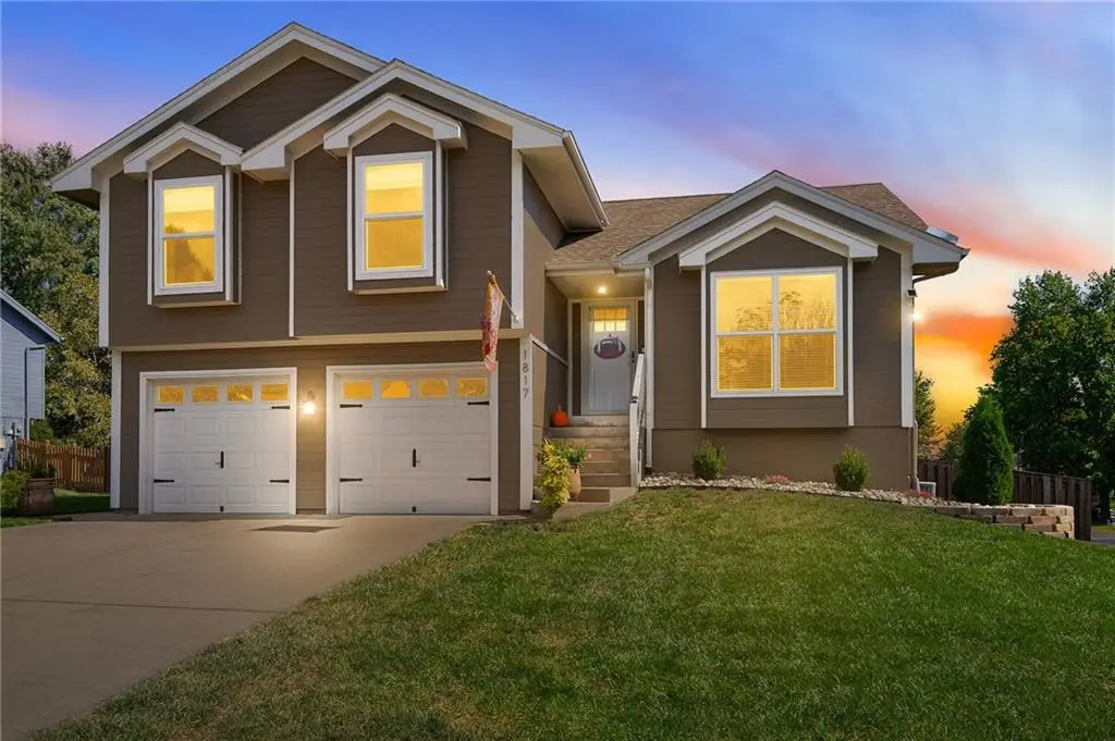 1817 NE Burgandy Circle, Lees Summit, MO 64086 - Image #1