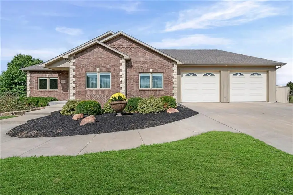 16678 Evans Road, Basehor, KS 66007 - Image #1