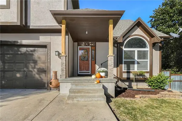 2224 Martha Lane, Greenwood, MO 64034