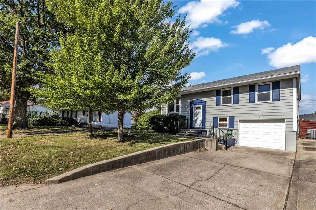 816 N Ponca Drive, Independence, MO 64056 - Image #1