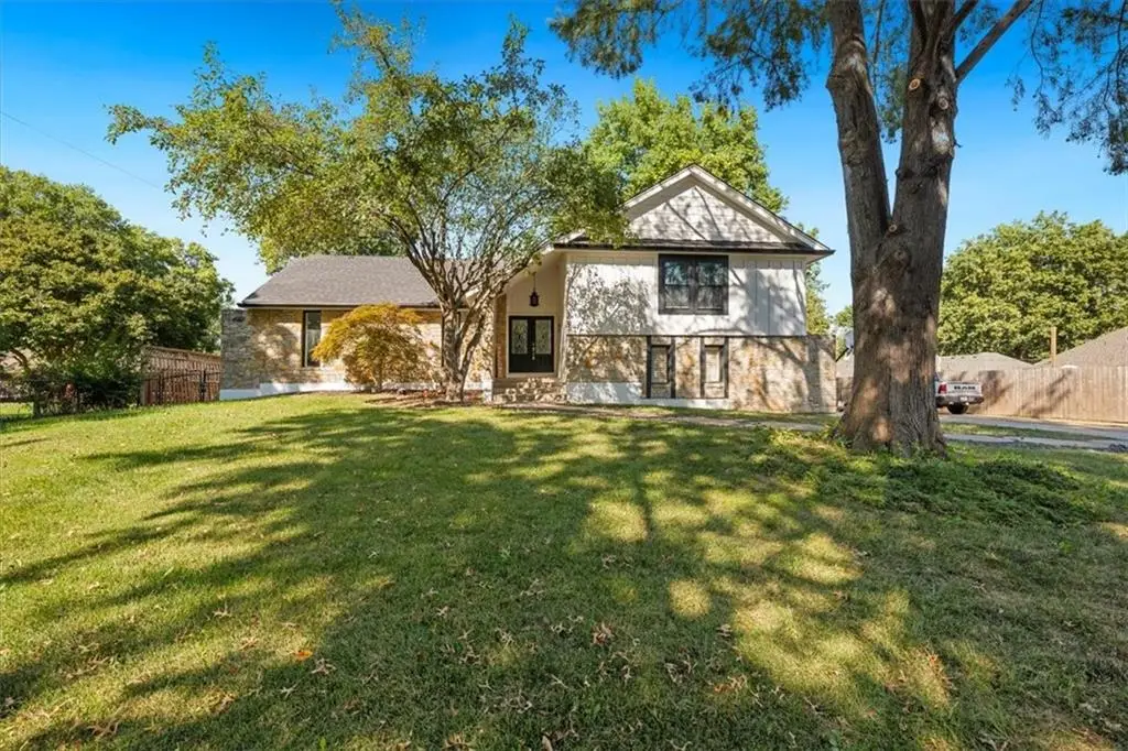 409 NW Locust Drive, Blue Springs, MO 64014 - Image #1