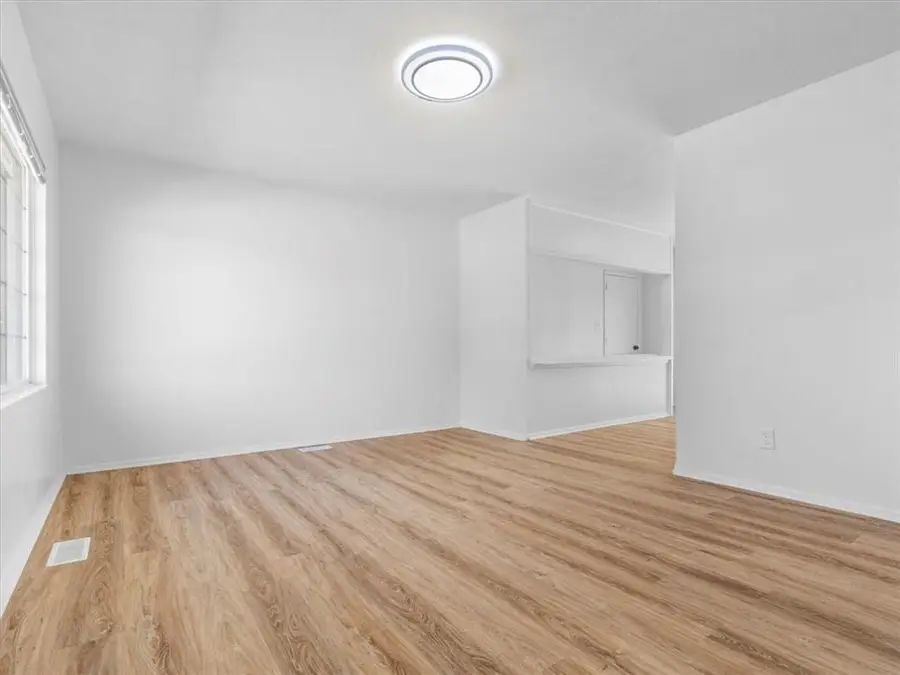 4702 Schoolside Lane, Saint Joseph, MO 64503 - Image #2