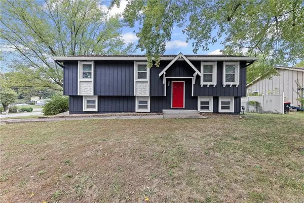 956 Ridge Drive, Warrensburg, MO 64093