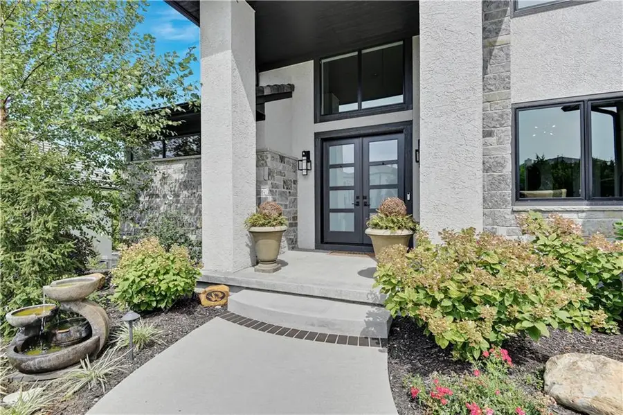 25260 W 104th Place, Olathe, KS 66061 - Image #2