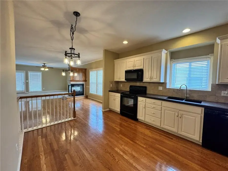 21928 W 121 Street, Olathe, KS 66061 - Image #2