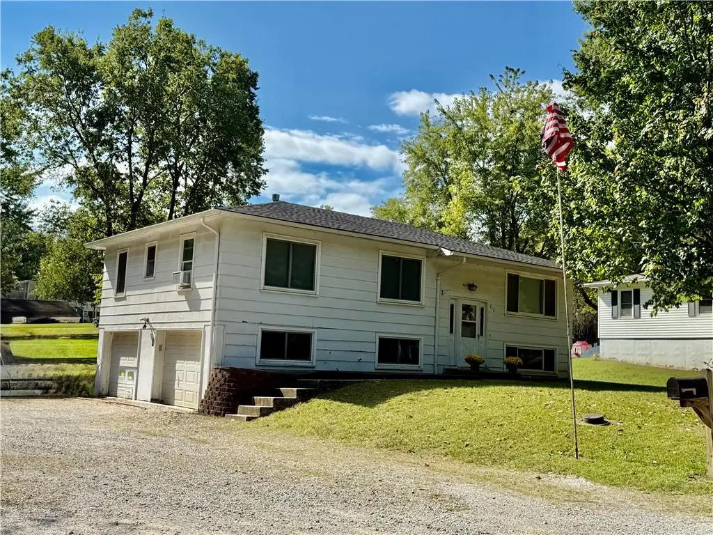 212 Sanderson Drive, Richmond, MO 64085 - Image #1