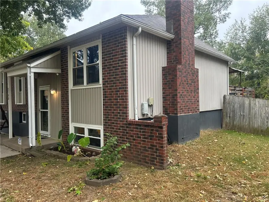 2508 NW Castle Drive, Blue Springs, MO 64015 - Image #2