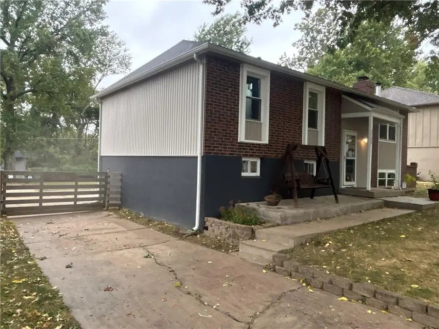 2508 NW Castle Drive, Blue Springs, MO 64015 - Image #3