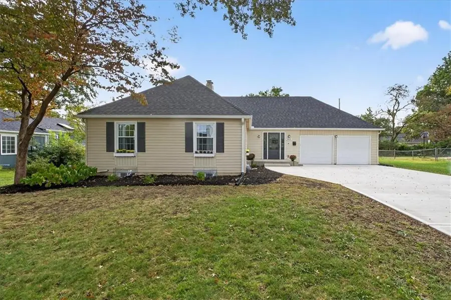 3615 W 83rd Terrace, Prairie Village, KS 66206 - Image #2