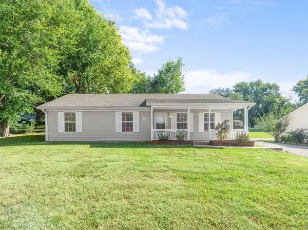 405 S 6th Street, Savannah, MO 64485