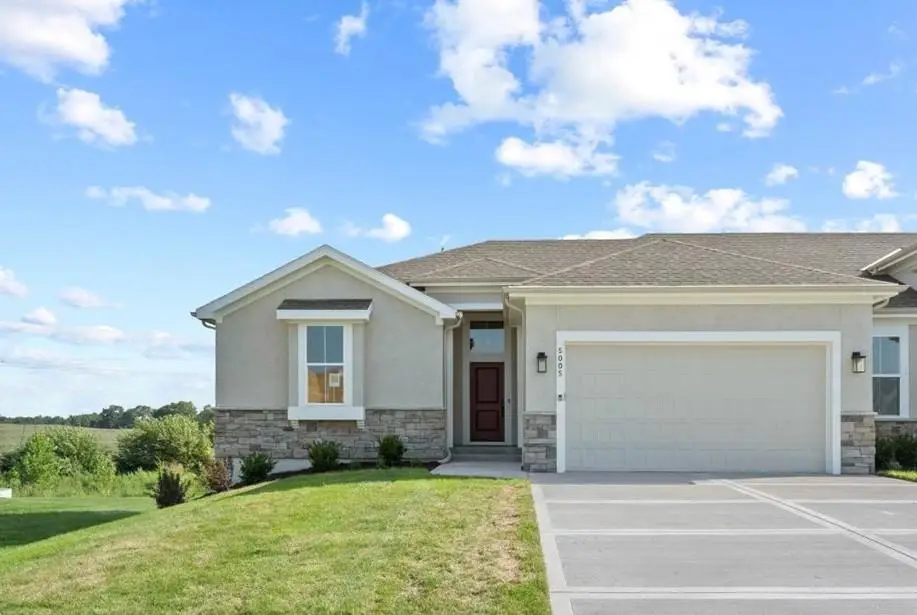 14669 Amanda Lane, Basehor, KS 66007 - Image #1