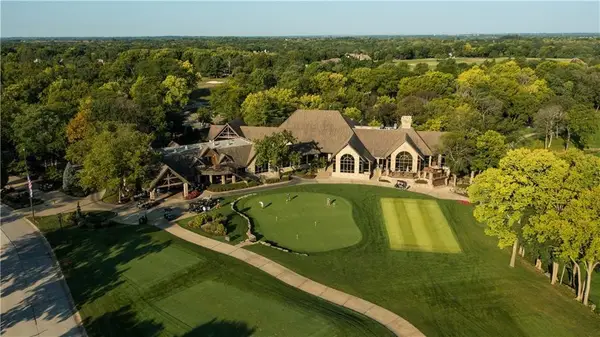 608 St James Court, Loch Lloyd, MO 64012