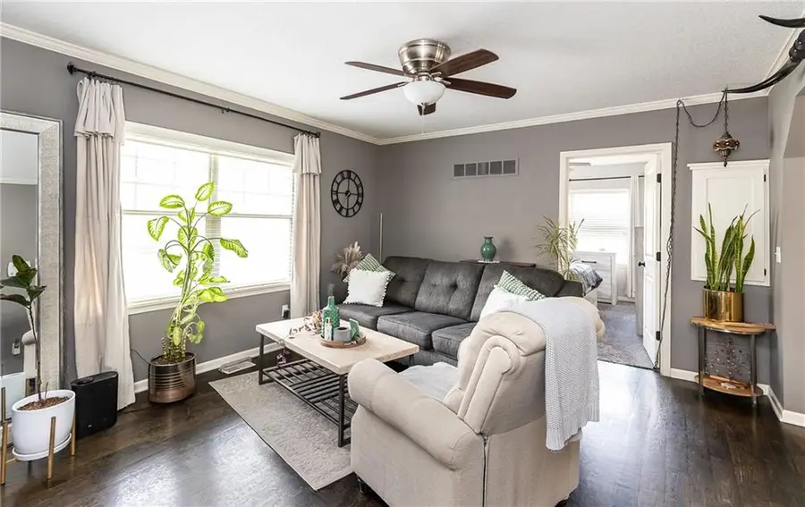 4526 Roanoke Parkway #A, Kansas City, MO 64111 - Image #2