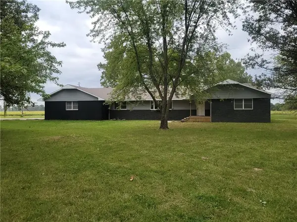 305 S 170th Street, Girard, KS 66743