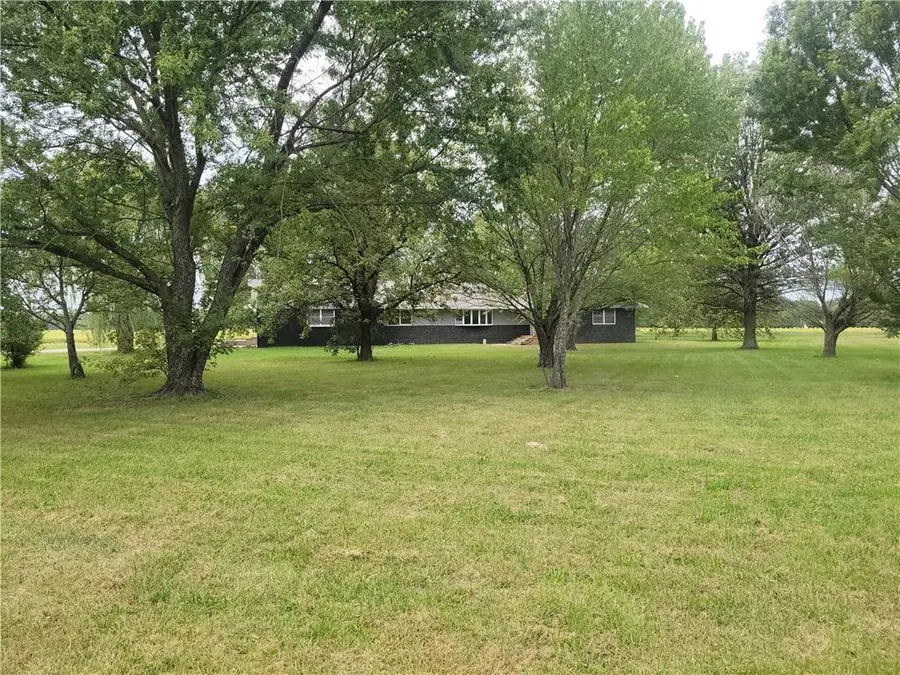 305 S 170th Street, Girard, KS 66743 - #3