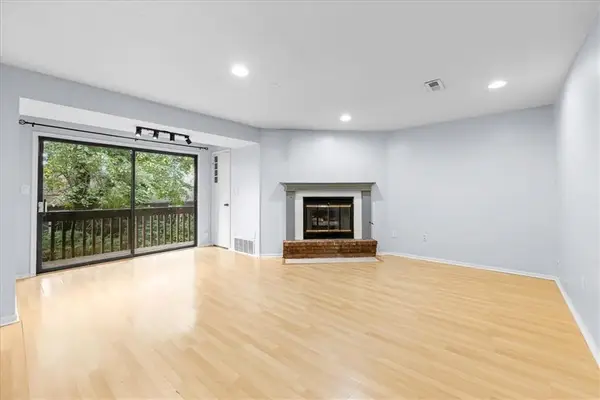 8137 Holmes Road #201, Kansas City, MO 64131