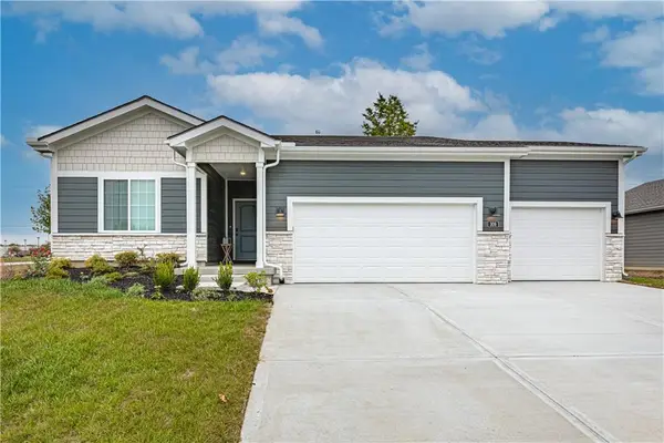 309 SW Hawthorne Court, Blue Springs, MO 64014