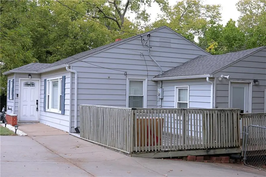 202 Ne 76th Terrace, Gladstone, MO 64118 - Image #2