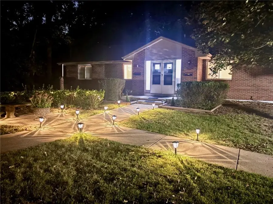 7909 Grandview Street, Overland Park, KS 66204 - #3