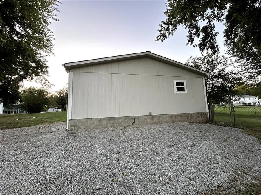 308 Herkimer Street, Oskaloosa, KS 66066 - Image #2