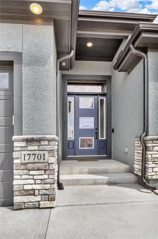 17701 Crystal Street, Overland Park, KS 66013 - Image #2