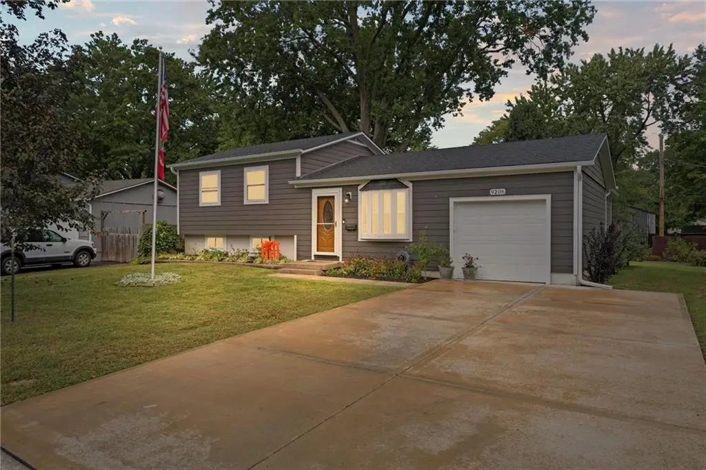 9206 W 100th Street, Overland Park, KS 66212 - Image #1