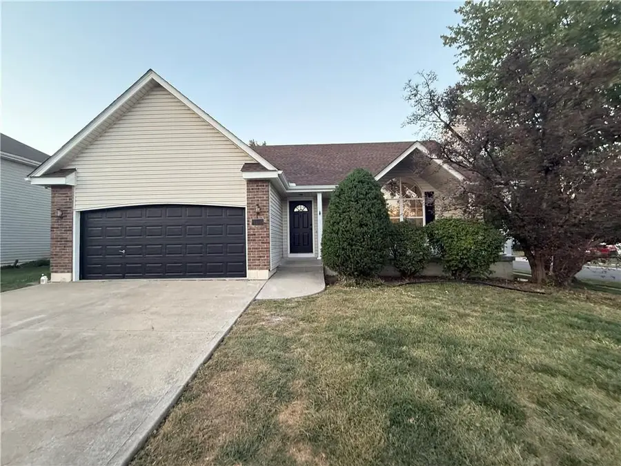 124 E Calico Drive, Raymore, MO 64083 - Image #3