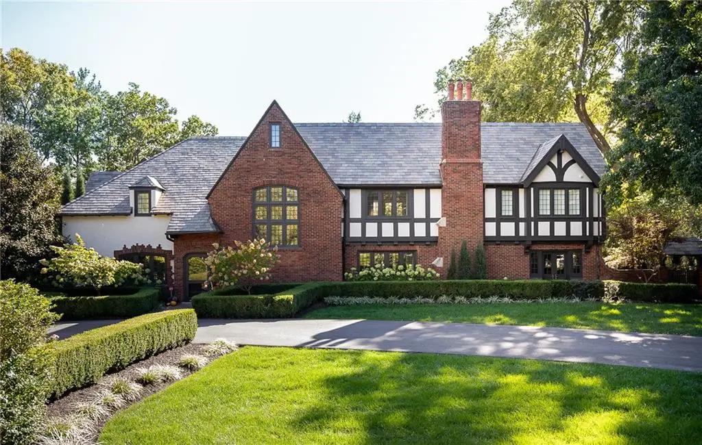 2201 Stratford Road, Mission Hills, KS 66208 - Image #1