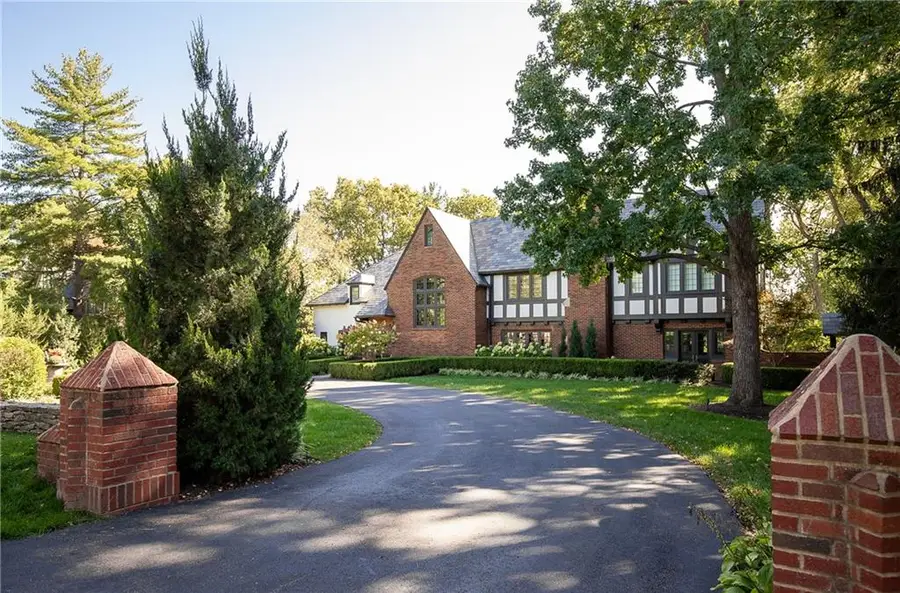 2201 Stratford Road, Mission Hills, KS 66208 - Image #3