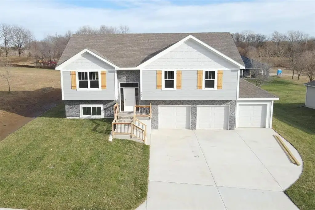 103 Sally Circle, Dearborn, MO 64439 - Image #1