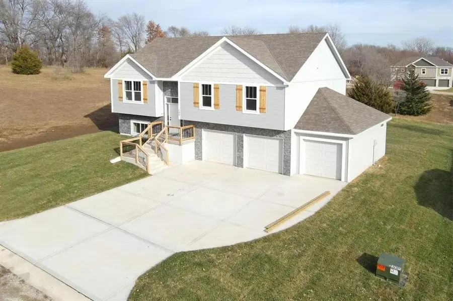 103 Sally Circle, Dearborn, MO 64439 - Image #3