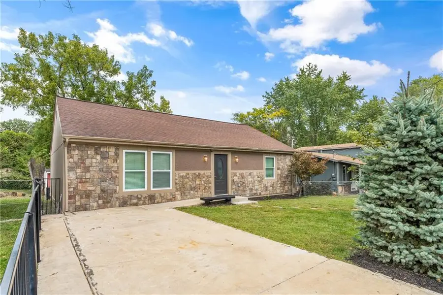 5820 NE 61st Street, Kansas City, MO 64119 - Image #2