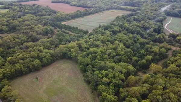 000 W 1800 Road, Parker, KS 66072