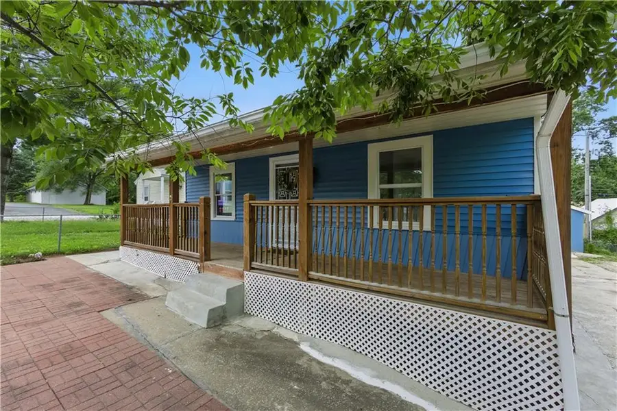 814 S Saville Avenue, Independence, MO 64052 - Image #2