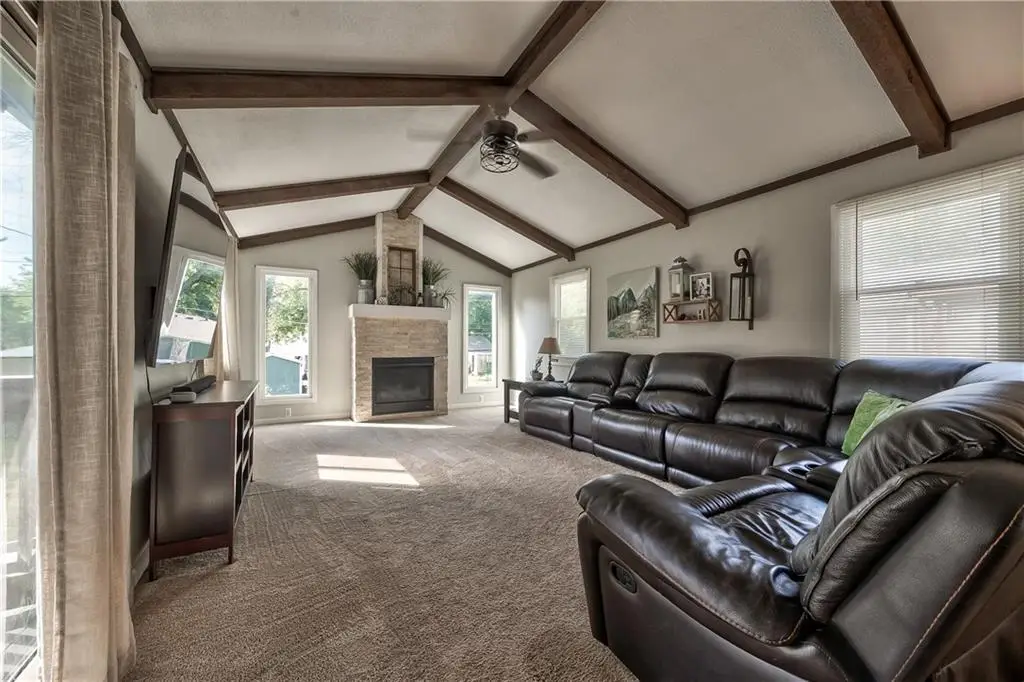 316 Springdale Street, Bonner Springs, KS 66012 - Image #1