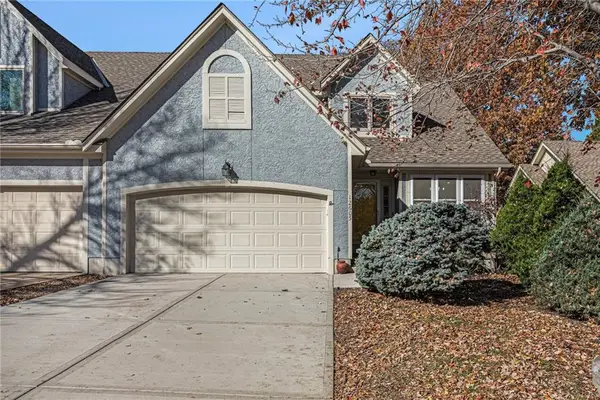 12605 Glenwood Street, Leawood, KS 66209