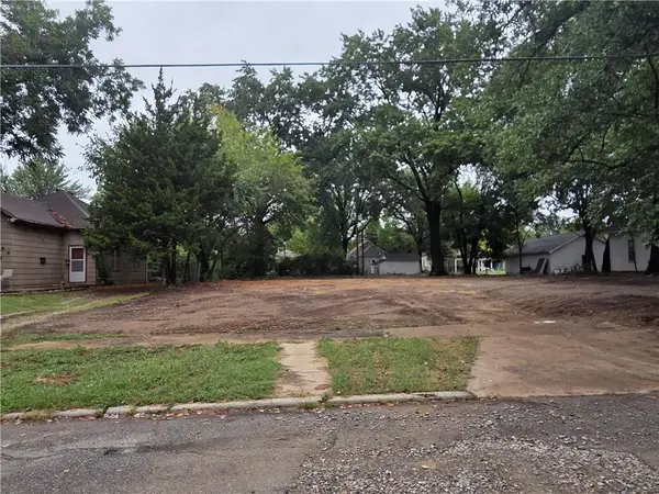 209-211 E 15th Street, Pittsburg, KS 66762