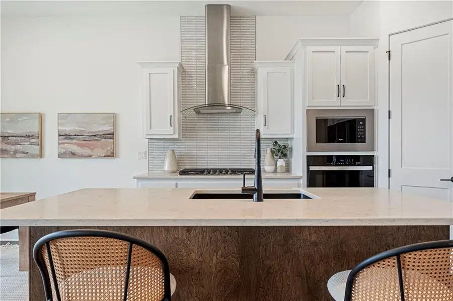 1379 N 163rd Street, Basehor, KS 66007 - Image #2