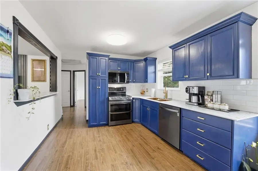 8890 Lexington Avenue, De Soto, KS 66018 - Image #2