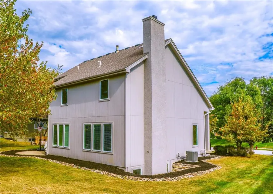 10308 N Lucerne Avenue, Kansas City, MO 64154 - Image #3