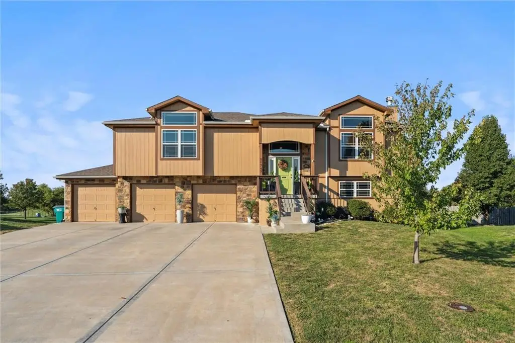 21743 Johnson Court, Spring Hill, KS 66083 - Image #1