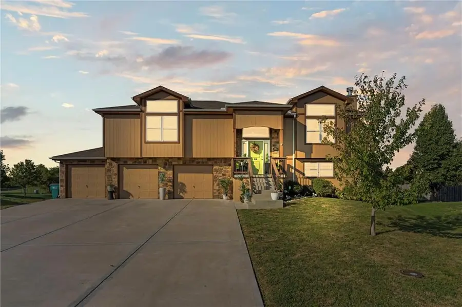 21743 Johnson Court, Spring Hill, KS 66083 - Image #2