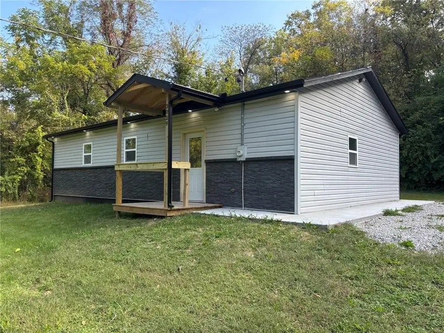 3029 N 3rd Street, Saint Joseph, MO 64505 - Image #2