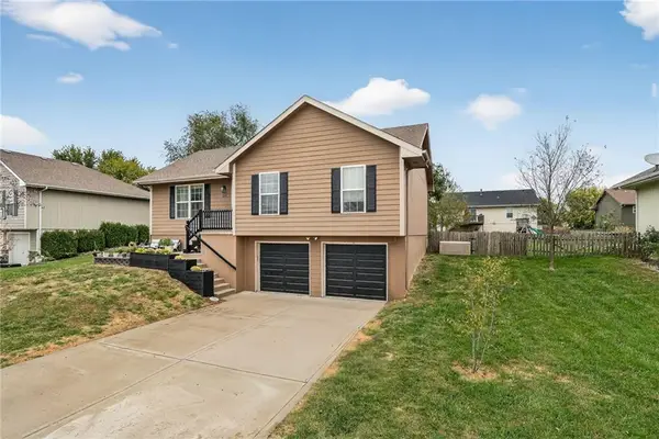 210 E 22nd Street, Kearney, MO 64060