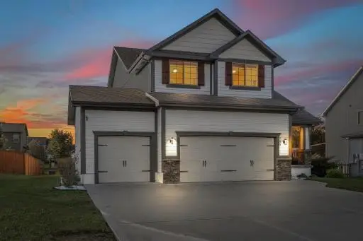 909 SW 35th Street, Lee's Summit, MO 64082