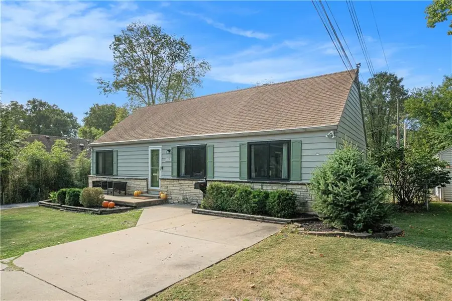 4752 Belinder Road, Westwood, KS 66205 - Image #2