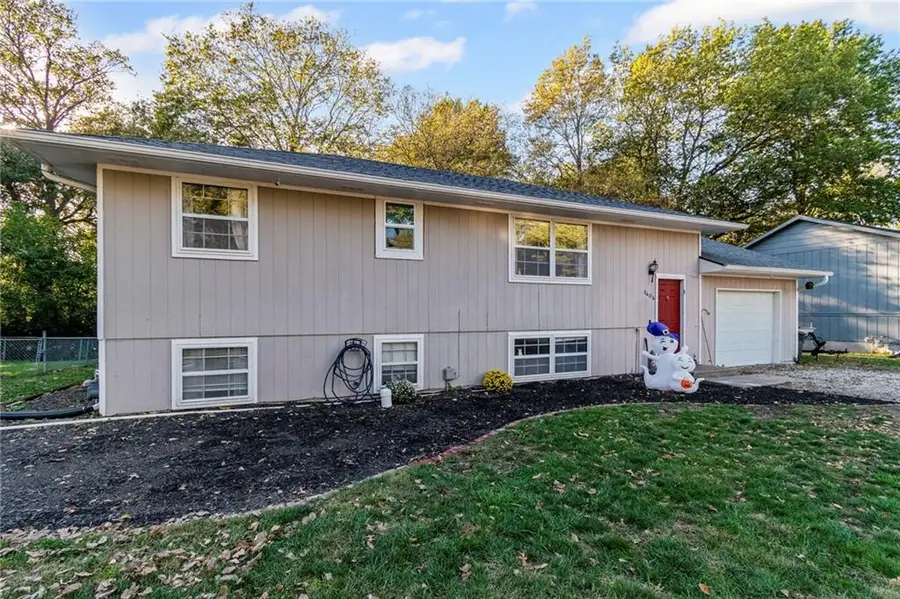 1404 Ridgeway Drive, Richmond, MO 64085 - Image #3