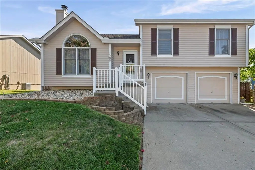 1305 NW 72nd Street, Kansas City, MO 64118 - Image #1