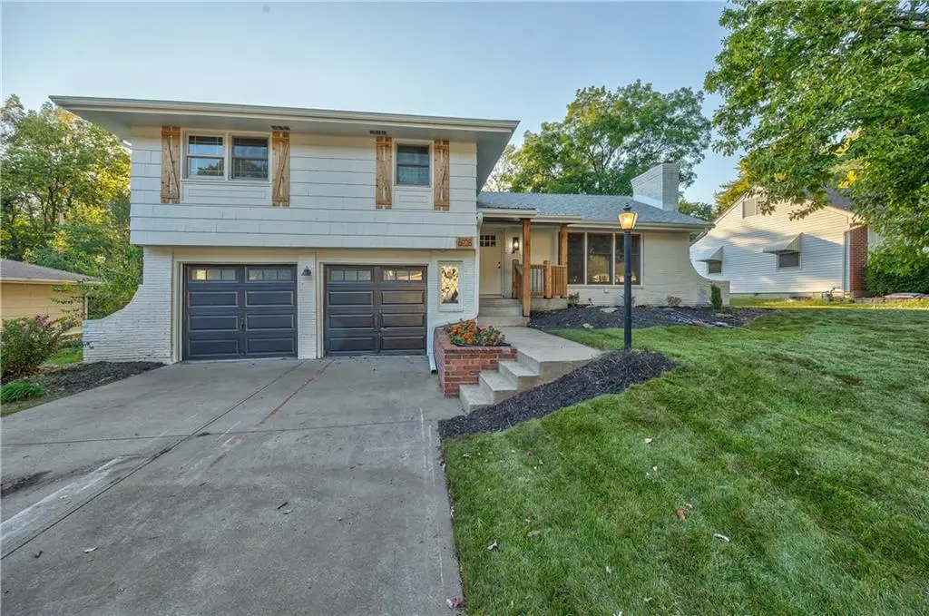 6928 Russell Street, Overland Park, KS 66204 - Image #1