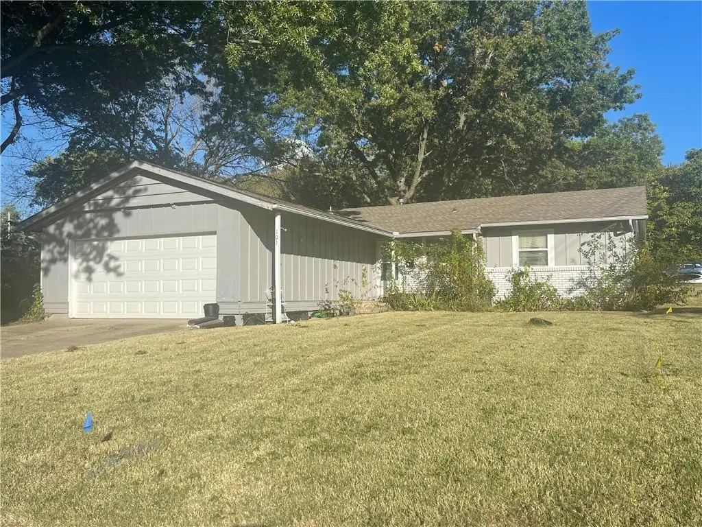 101 Hawthorne Drive, Belton, MO 64012 - Image #1